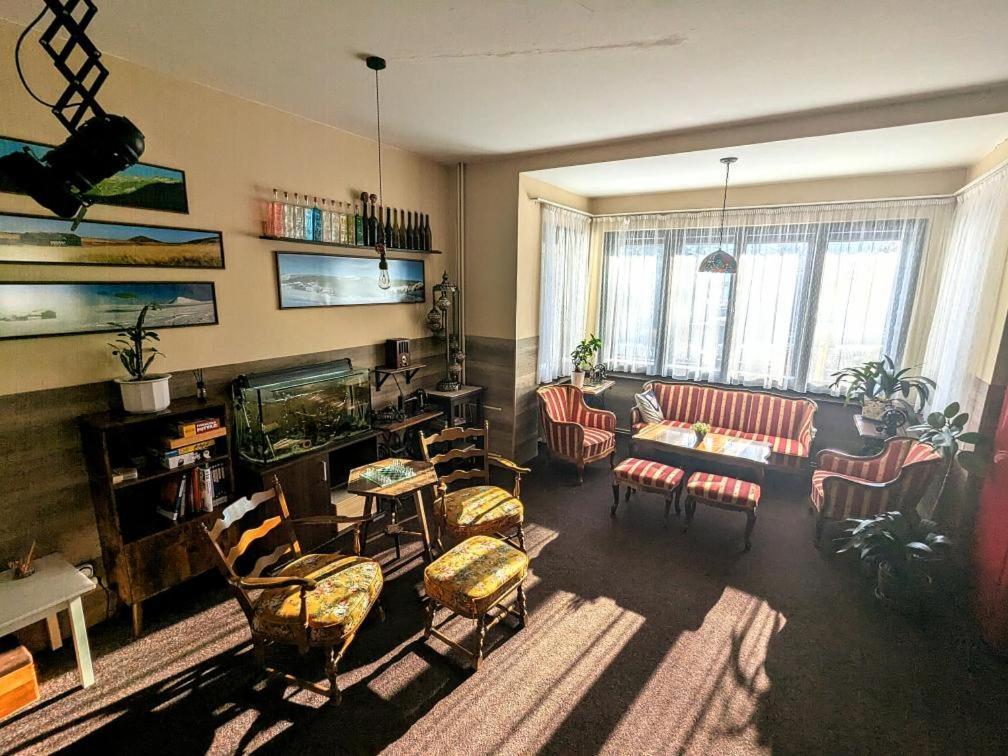 Hotel Alfa Трутнов Экстерьер фото