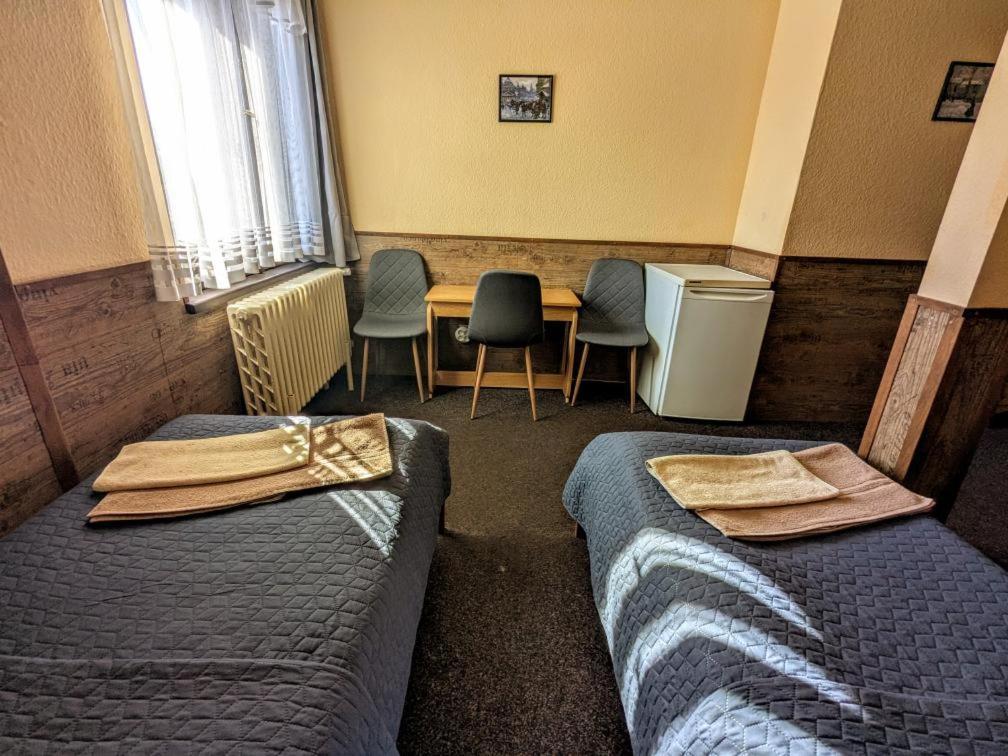Hotel Alfa Трутнов Экстерьер фото