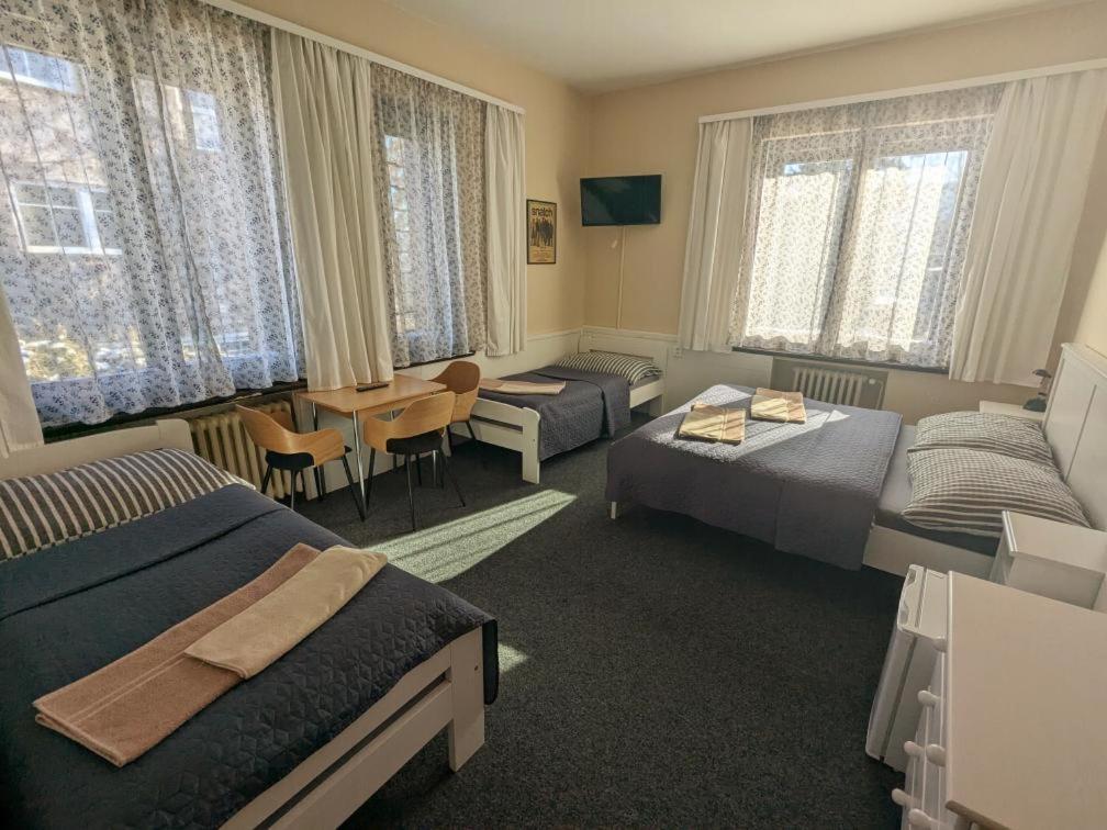 Hotel Alfa Трутнов Экстерьер фото
