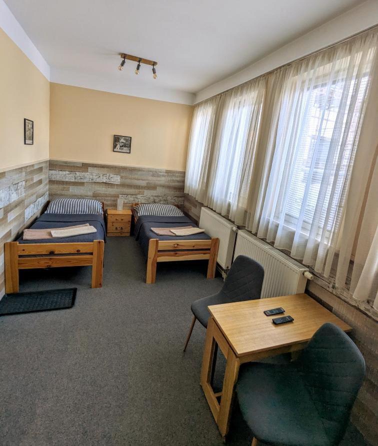 Hotel Alfa Трутнов Экстерьер фото